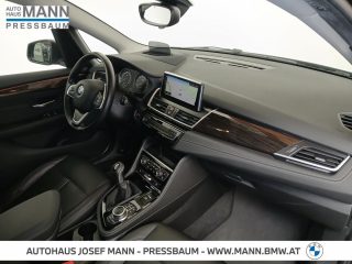 BMW 218i LUXURY LINE