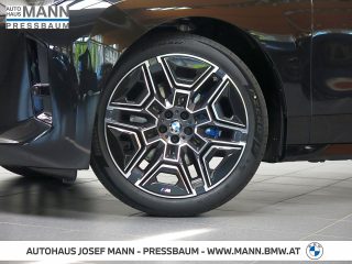 BMW iX xDrive45 101kWh